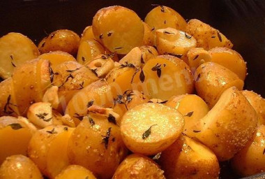 Potatoes with garlic