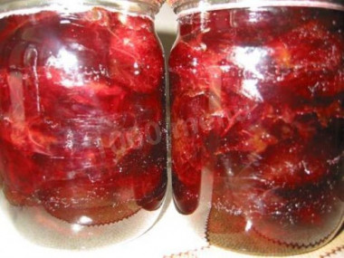 Plum jam with citric acid