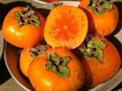 Persimmon with star anise and vanilla jam