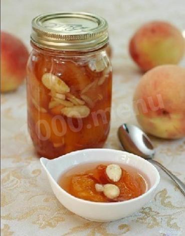 Peach jam with almonds