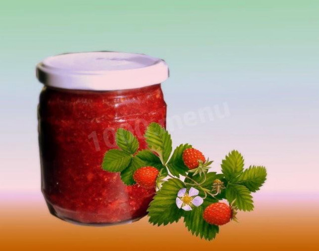Strawberry jam with sugar