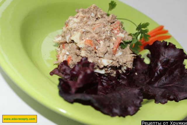 Salad with chicken and pork liver