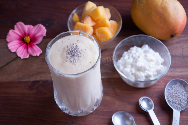Smoothies with cottage cheese on soy milk
