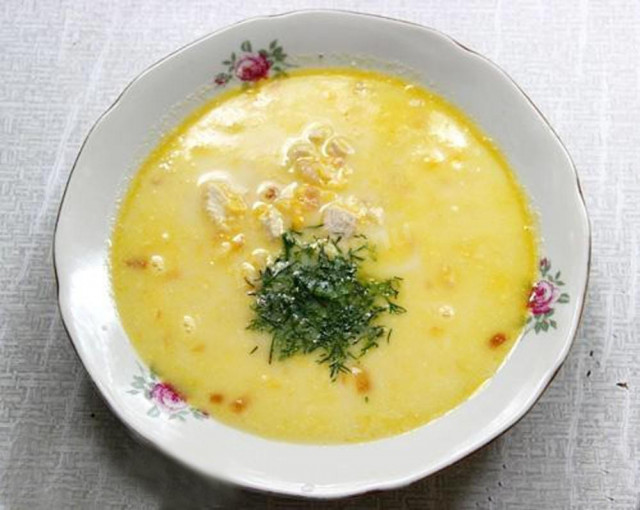 Mashed corn soup with Mexican chicken