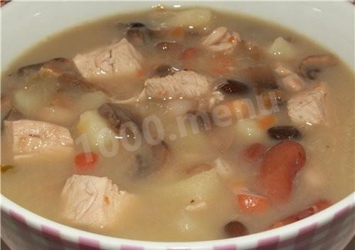 Bean soup with beef