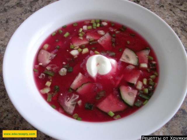 Cold beetroot borscht