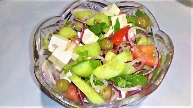 Greek salad with vegetables and cheese