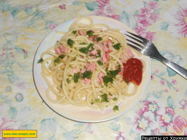 Pasta with boiled sausage