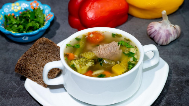 Thick meat soup with pumpkin and vegetable mixture