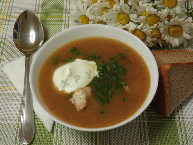 Soup with Indian ketchup and canned beans