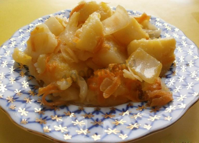 Variegated potatoes with onions and carrots