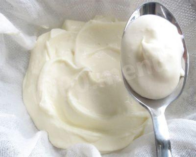 Mascarpone cheese with sour cream and milk