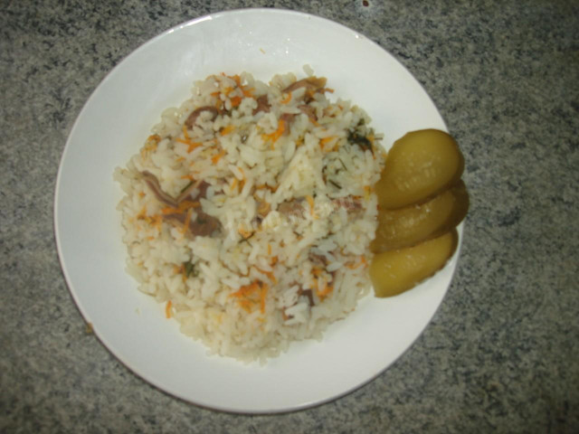 Pilaf of chicken navels and stomachs
