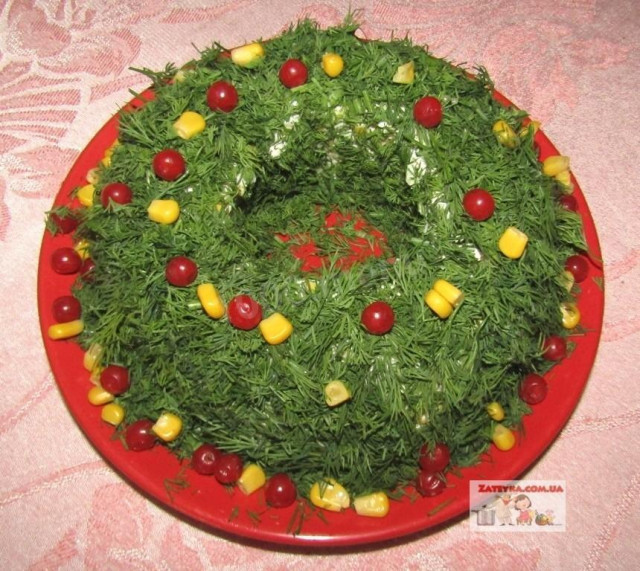 Christmas wreath salad with chicken fillet