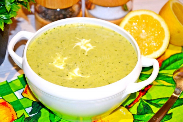 Lean green pea puree soup
