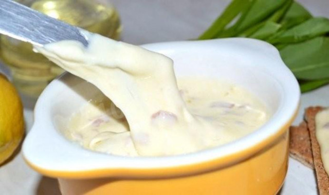 Simple processed cheese from cottage cheese