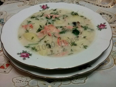 Finnish salmon soup with cream