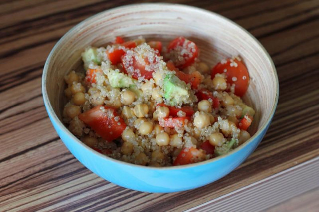Quinoa and chickpea salad with vegetables