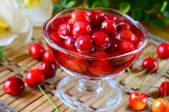 Cherries in their own juice for winter