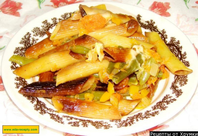 Fried pasta with vegetables