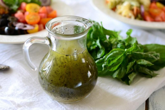 Salad dressing with olive oil, mustard and vinegar