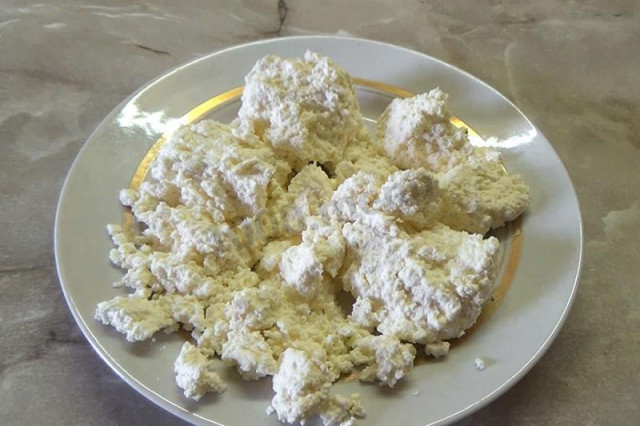 How to cook cottage cheese from sour milk
