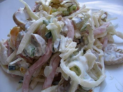 Squid salad with ham and beans