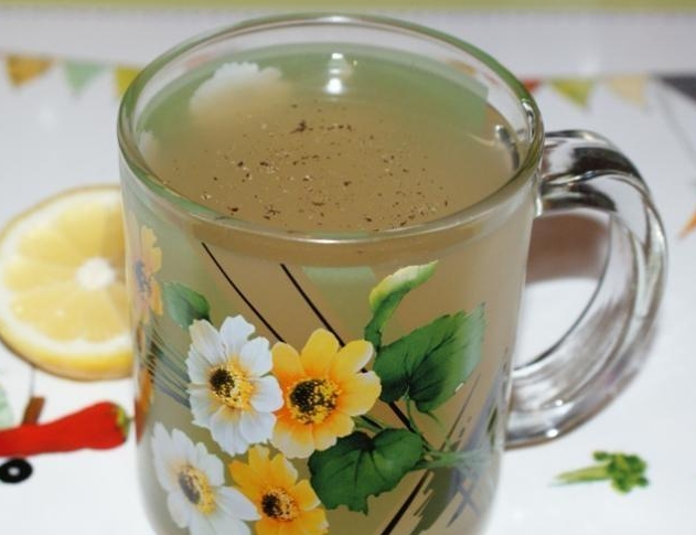 Ginger tea with ginger, mint and lemon for weight loss
