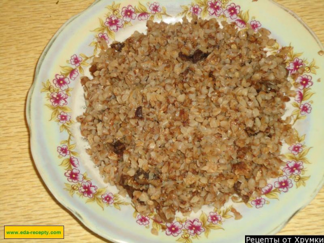 Buckwheat porridge crumbly with mushrooms