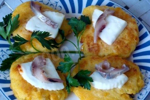 Corn fritters with Mozzarella cheese