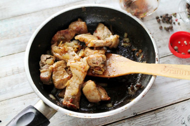 Pan-fried meat