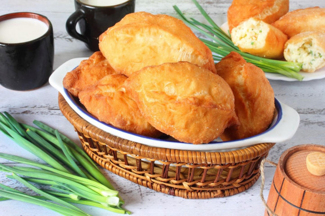 Cottage cheese pies fried in a pan