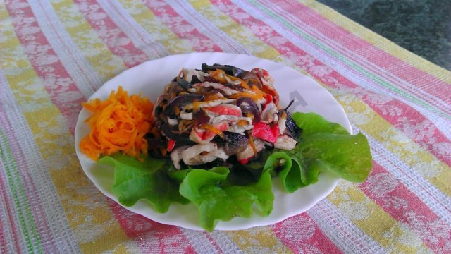 Salad with fried crab sticks