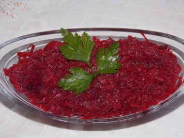 Fried beetroot caviar with with a bow