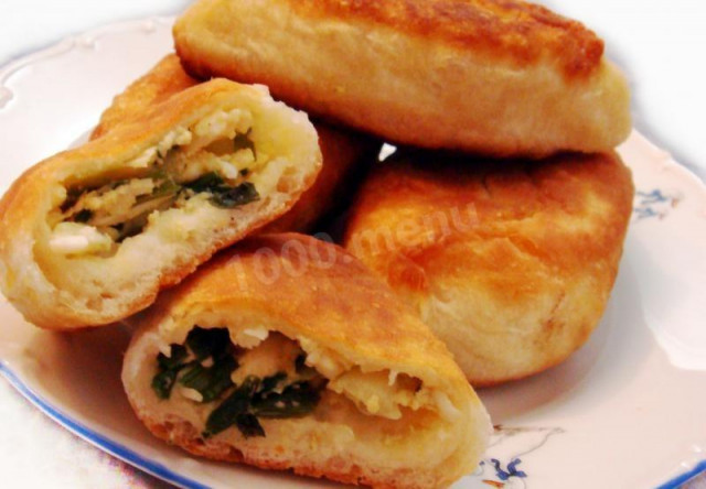 Fried pies on water with dry yeast