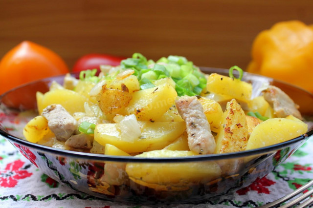 Fried pork with potatoes