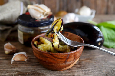 Fried eggplant for winter with garlic