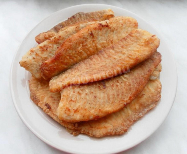 Tilapia fillet fried in flour with pepper