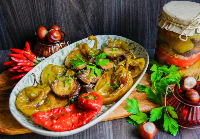 Eggplant snack for winter with bell pepper and garlic