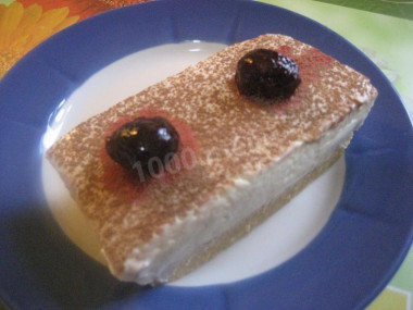 Cake made of cookies and condensed milk with cottage cheese and without baking