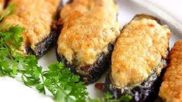 Fried eggplant with minced meat in batter