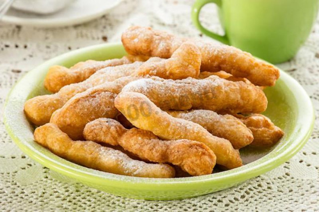Vanilla sticks of cottage cheese fried in oil