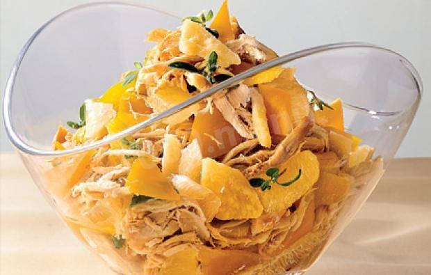 Fried chicken salad with yellow pepper