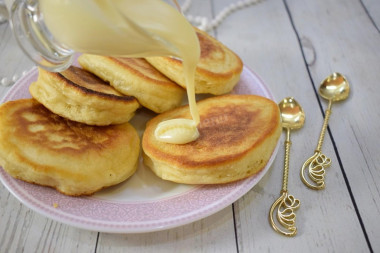 Fluffy kefir pancakes without yeast