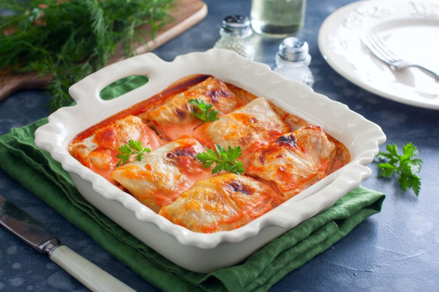 Cabbage rolls with cabbage and minced meat in the oven