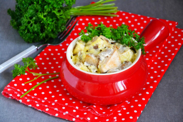 Julienne with chicken and mushrooms in a pan