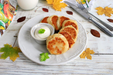 Cottage cheese curds in a frying pan are classic