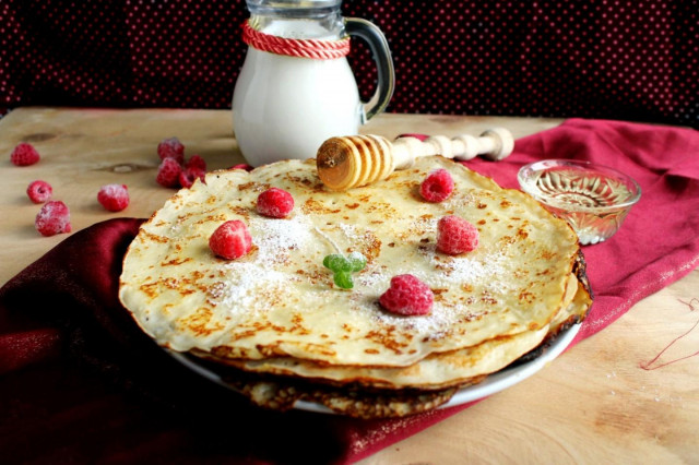 Pancakes without eggs on milk thin