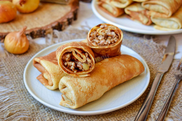 Stuffed pancakes with minced meat