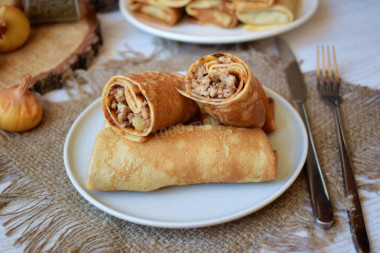 Stuffed pancakes with minced meat